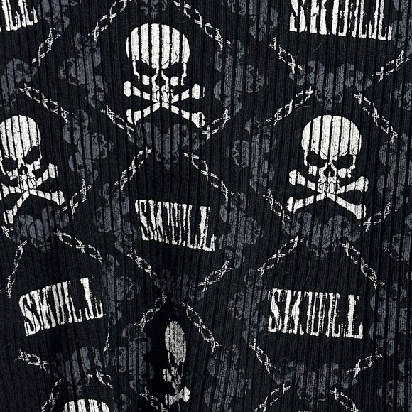 Vintage Y2K size Med. ribbed sweater, skull pattern, cotton blend, goth, diesel - Picture 5 of 6